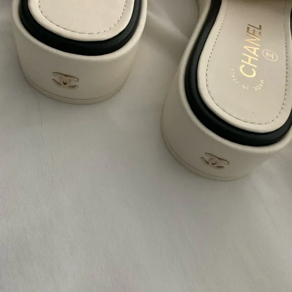 Chanel rev ivory/black mules sandals  38.5 - Picture 9 of 10